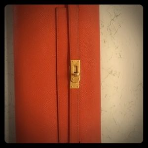 Hermes clutch